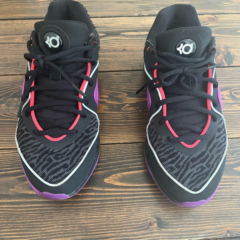 Men’s Nike KD 16 basketball shoes